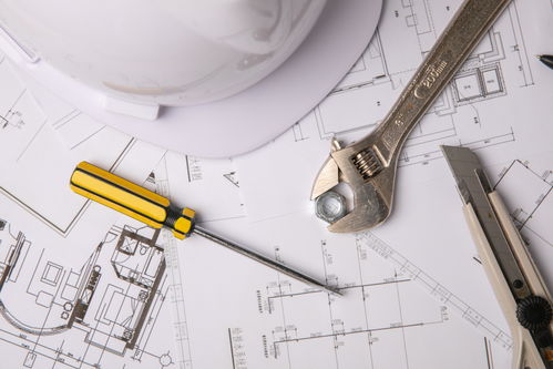 安全生产工具摄影 聚焦敲击扳手的文明施工应用