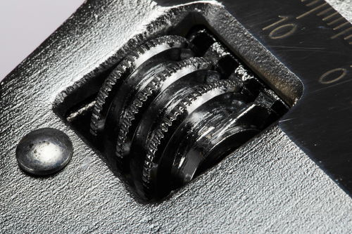 世达工具 承诺，让平凡见证伟大