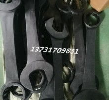 高清图片中的阀门扳手 工业实用的视觉呈现